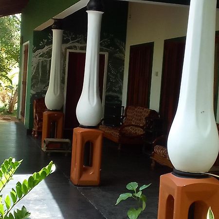 Lahiru Home Stay Sigiriya Exterior foto