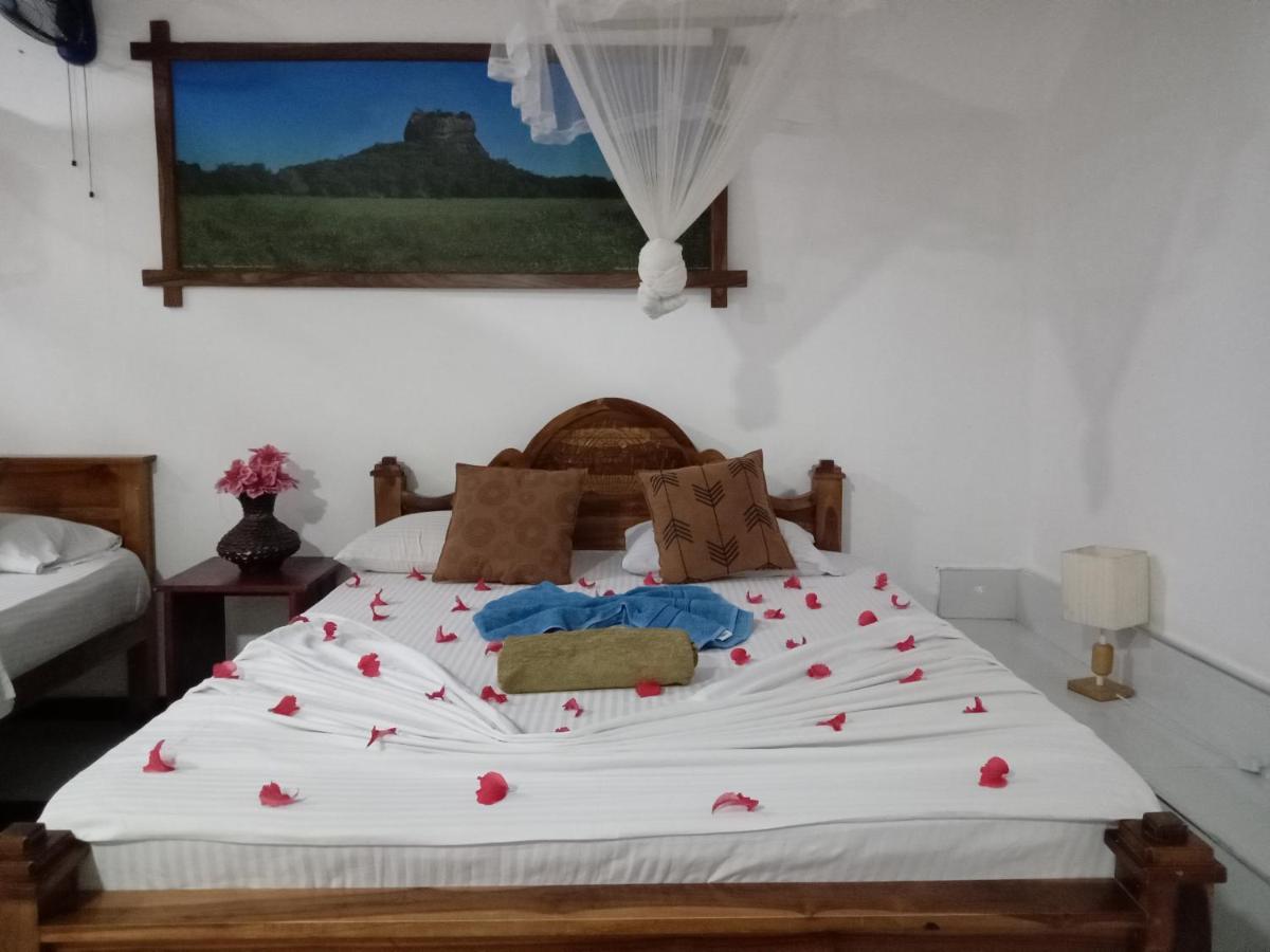 Lahiru Home Stay Sigiriya Exterior foto
